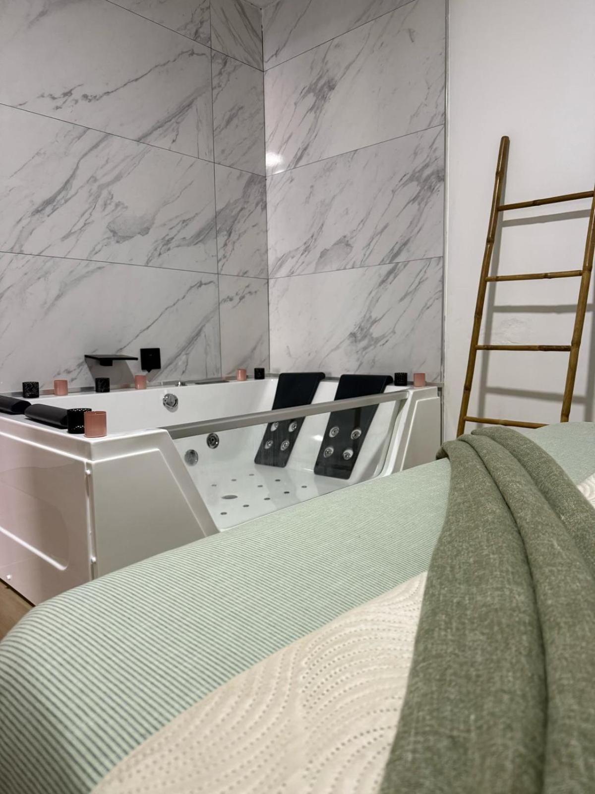 Deluxe Jacuzzi